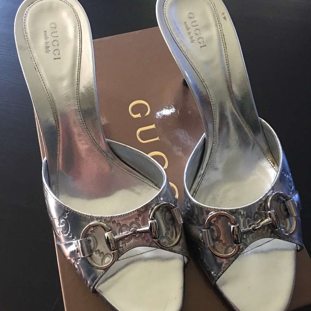 Gucci Silver Slide. Like new!!